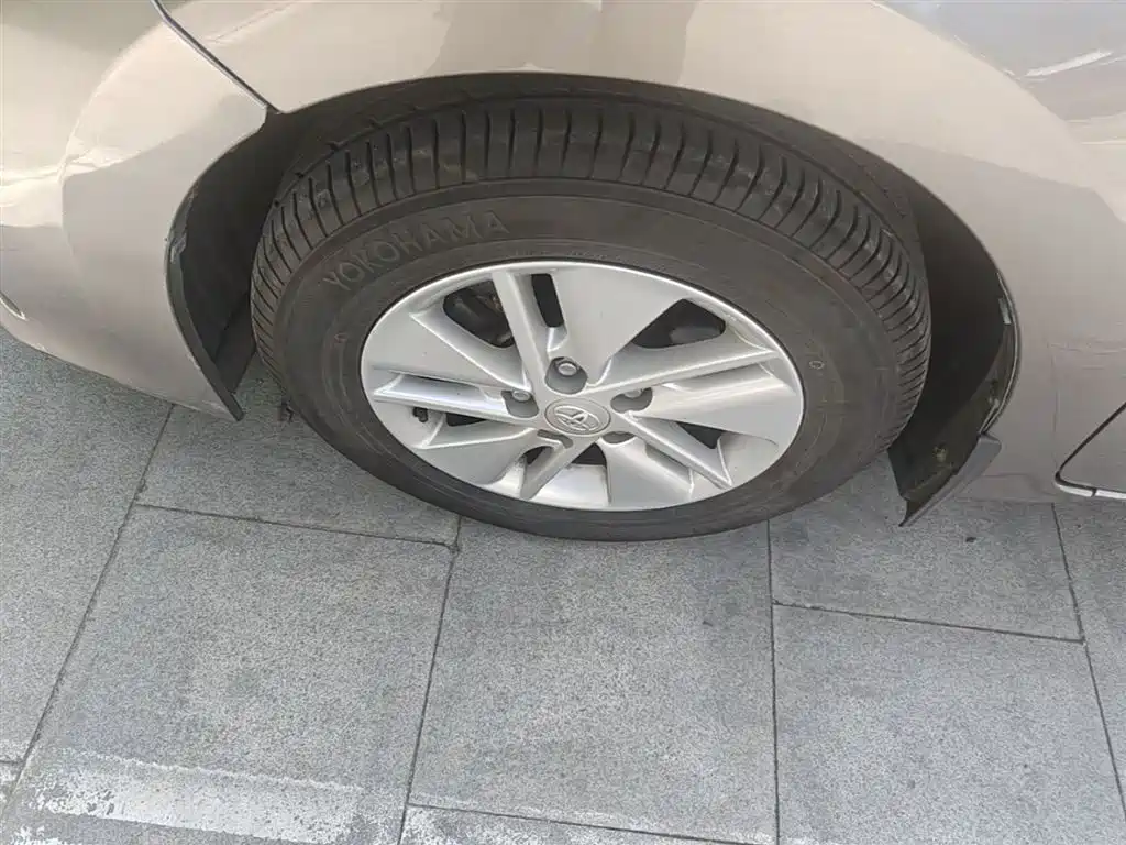 Toyota Corolla 2014 1.6L CVT GL-i фото 23