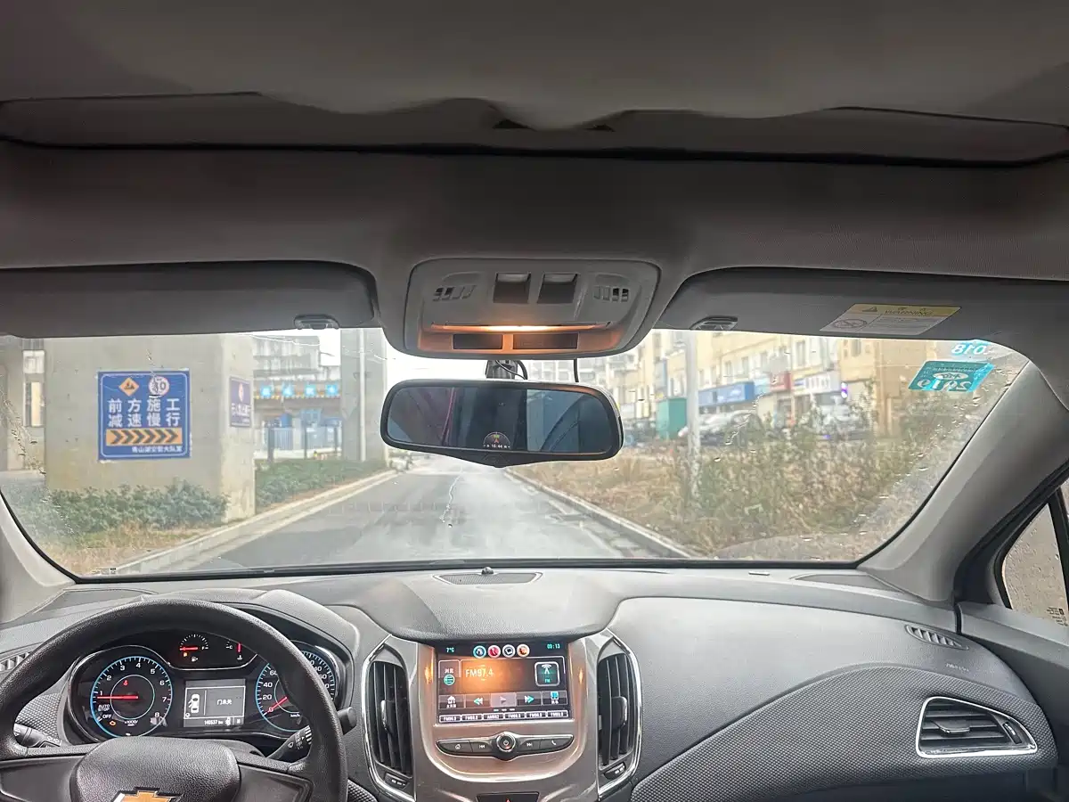 Chevrolet Cruze 2017 1.5L Automatic Pioneer Sunroof фото 9