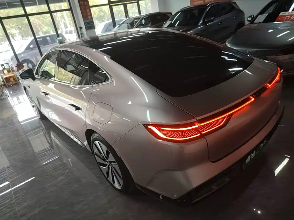 Geely Galaxy Galaxy E8 2024 2024 665km RWD Starship Voyager Edition