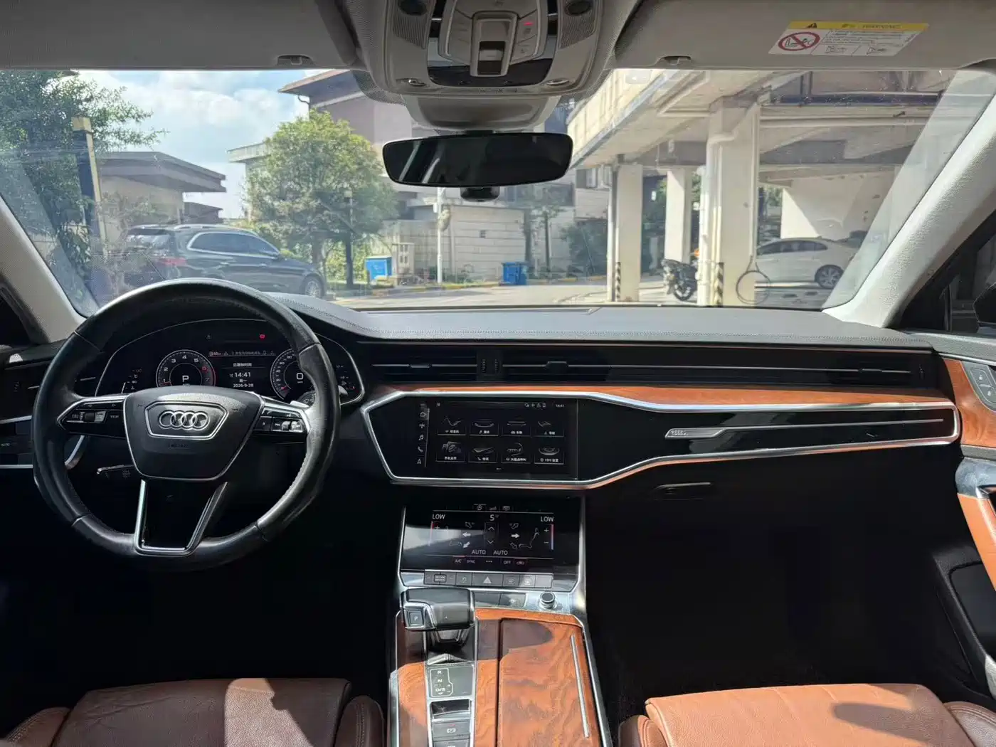 Фото 5 - Audi A6L
