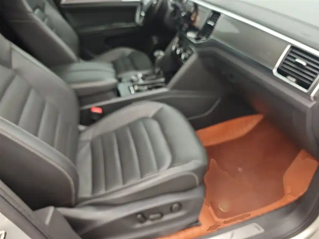 Volkswagen Teramont 2019 380TSI 4WD Luxury Edition China VI фото 25