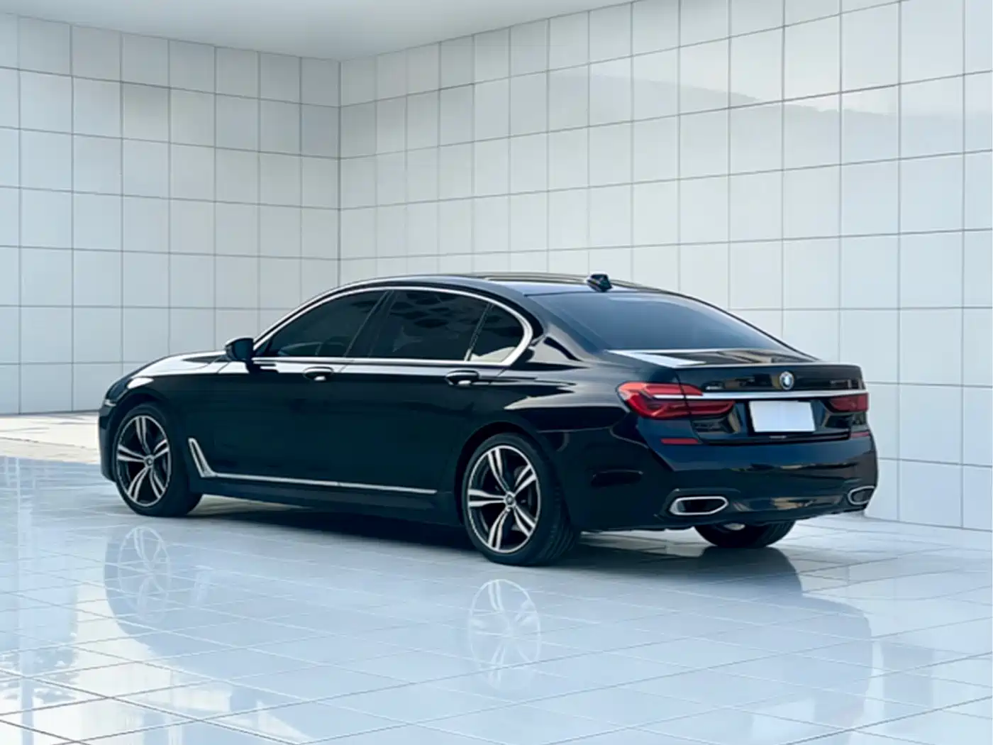 BMW 7 Series 2018 740Li xDrive Premium Type M Sport Package фото 11