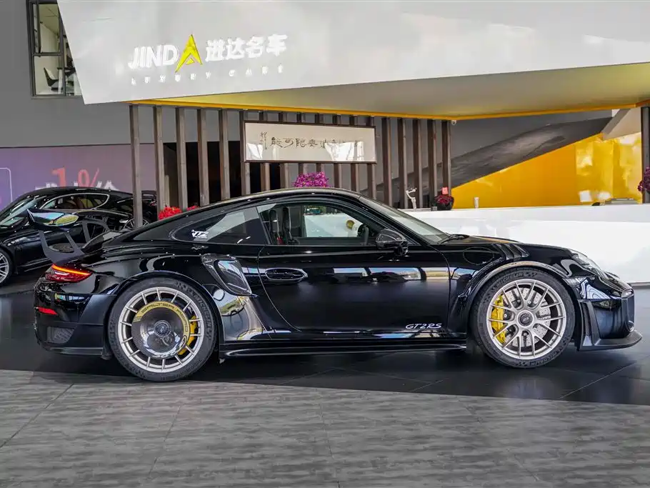 Porsche 911 2018 GT2 RS 3.8T фото 17