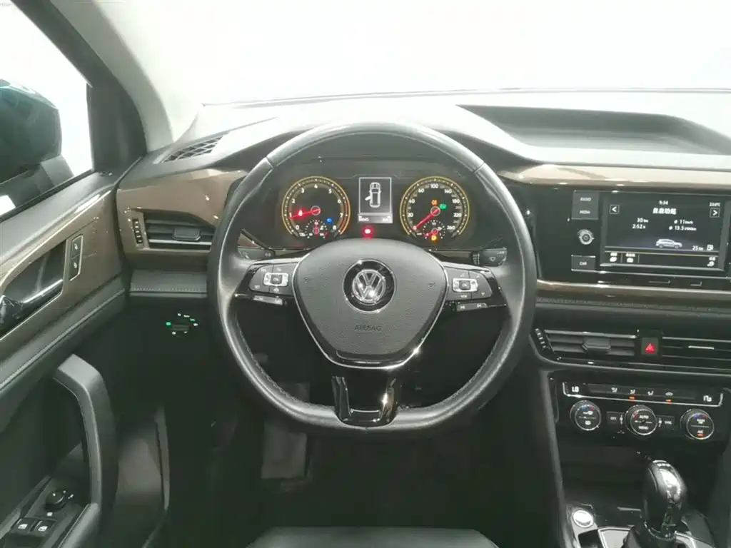 Volkswagen Tharu 2020 280TSI 2WD Comfort Edition China VI фото 11