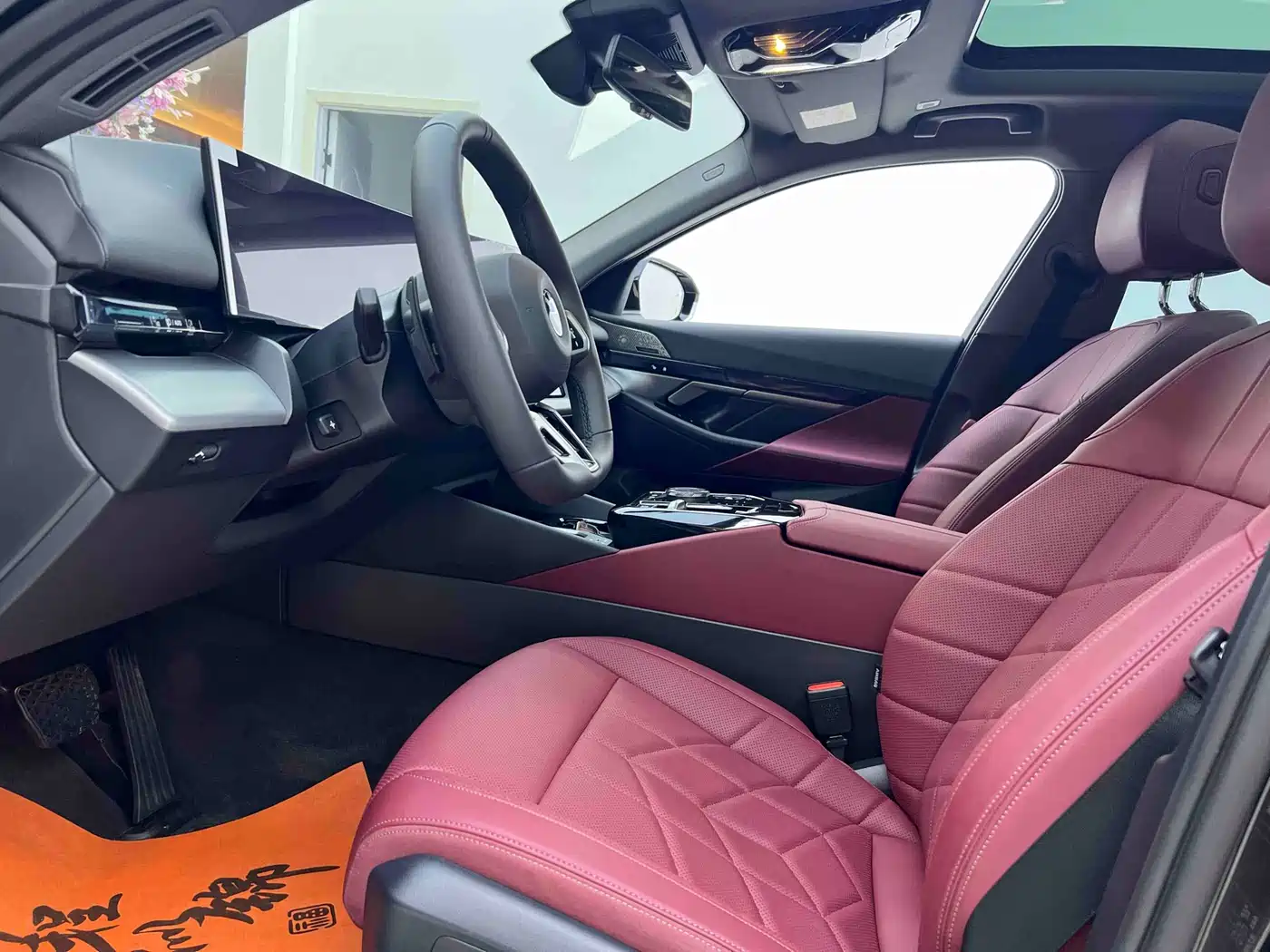 BMW 5 Series 2025 530Li Leading M Sport Package фото 11