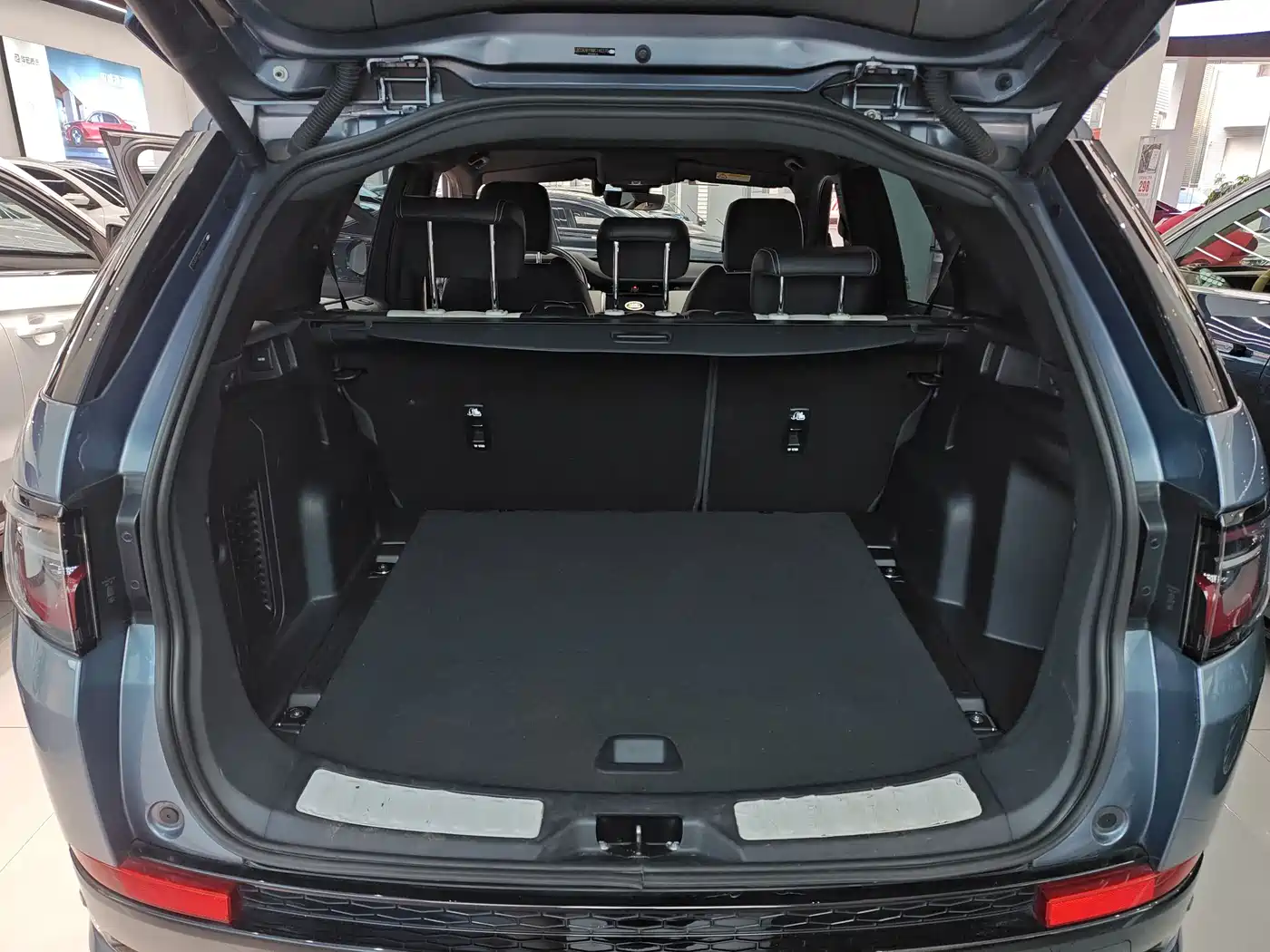 Land Rover Discovery Sport 2022 Model 249PS R-Dynamic S Performance Edition 5-Seater фото 26
