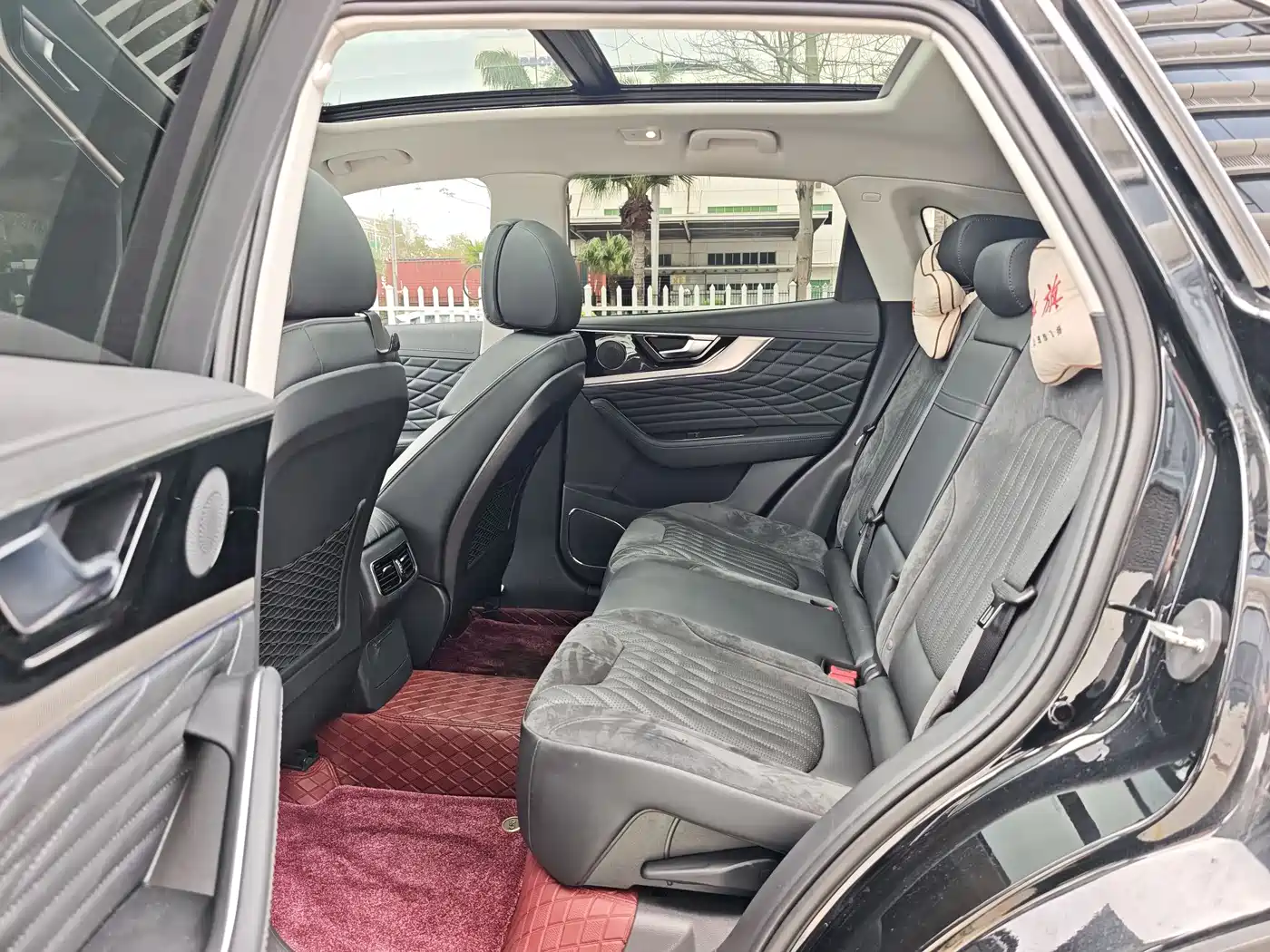 Hongqi HS5 2022 Facelift 2.0T Smart Flag Enjoyment AWD Edition фото 10