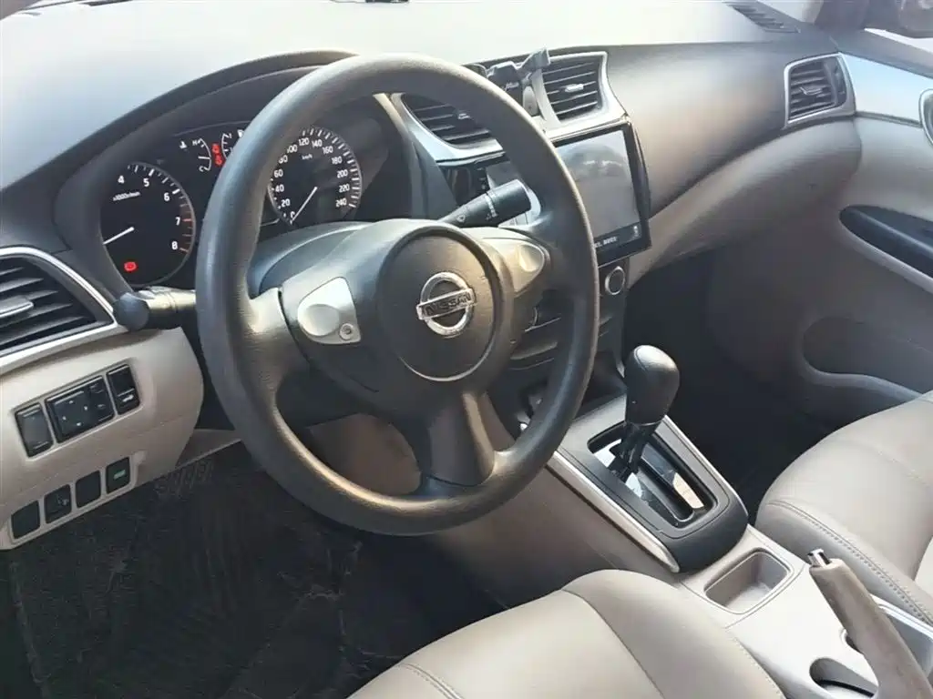 صورة 10 - Nissan Sylphy