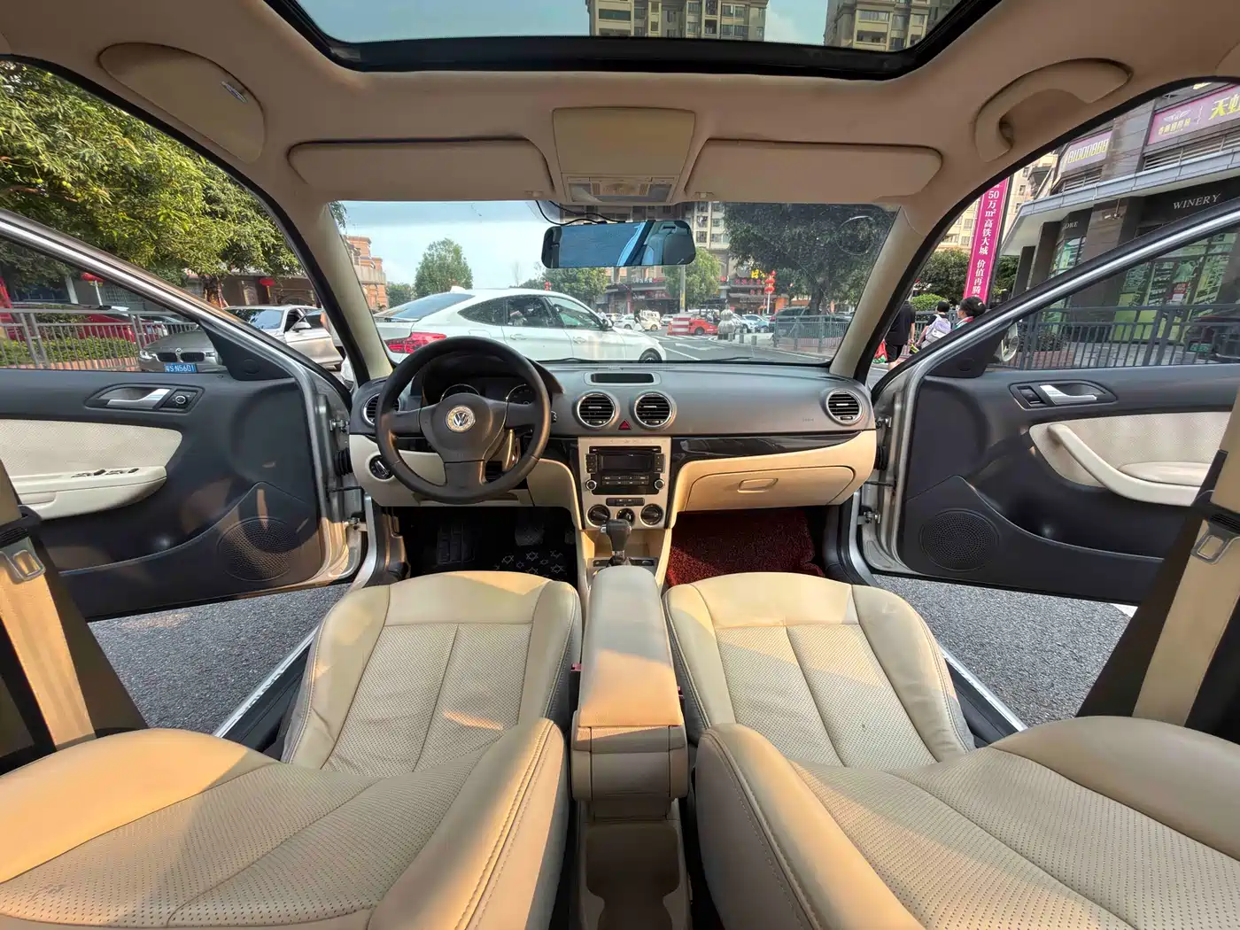 Volkswagen Lavida 2011 1.6L Automatic Pinya Edition фото 16