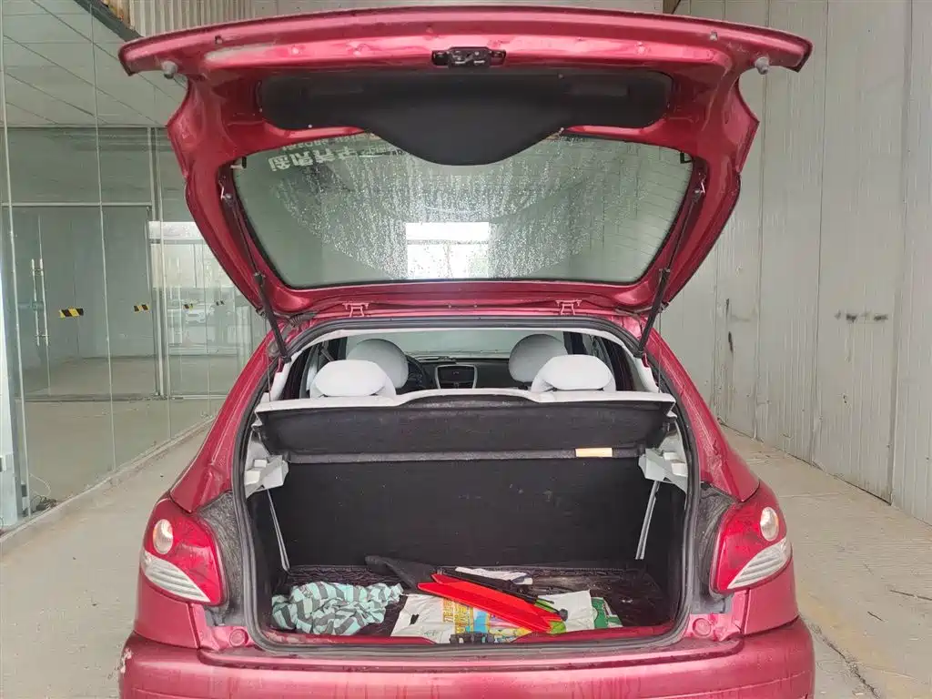 Peugeot 207 2011 Hatchback 1.4L Manual Joy Edition фото 19