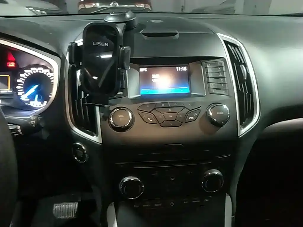 Фото 6 - Ford Edge