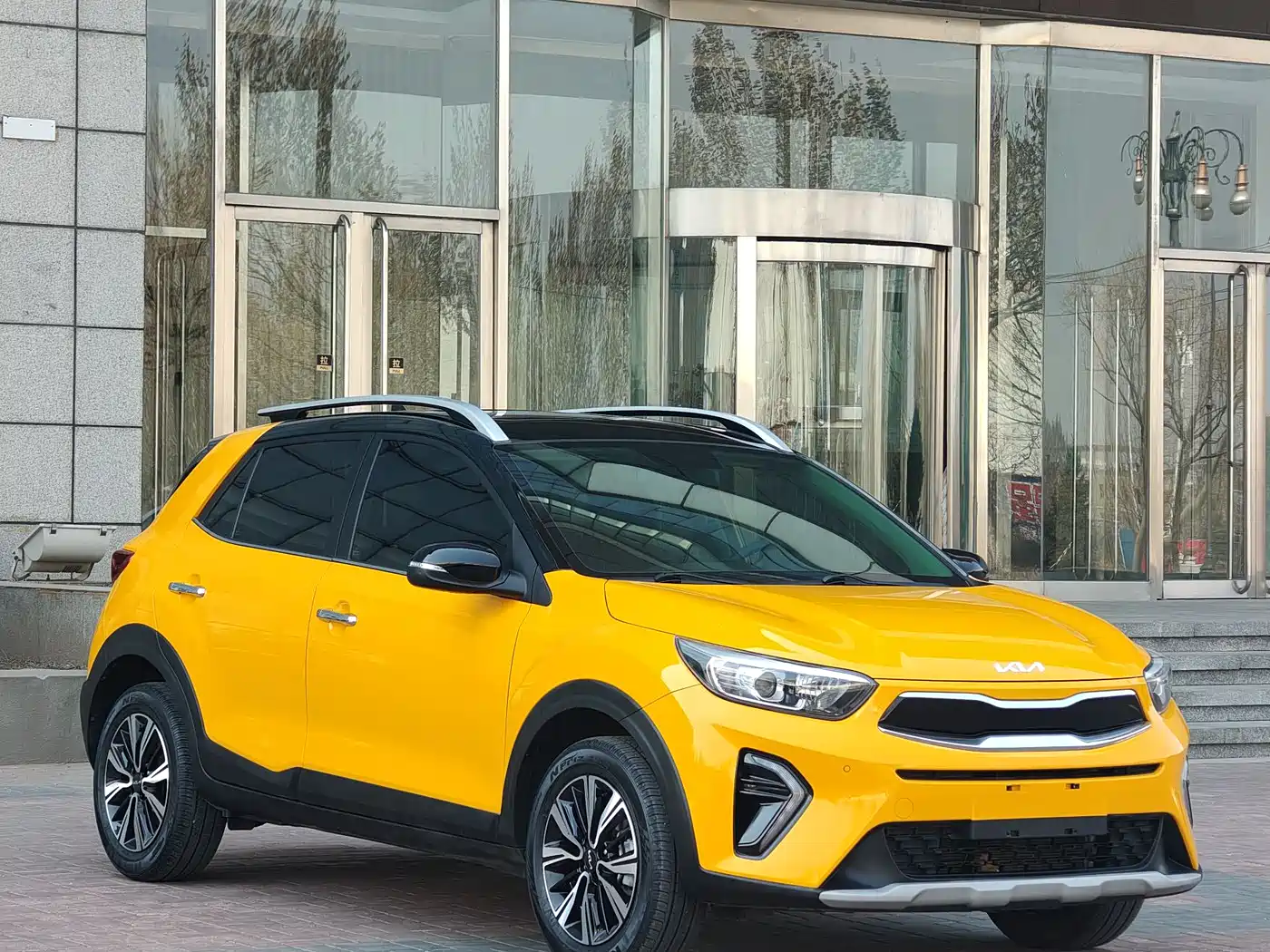 Kia KX1 2021 1.4L CVT Fun Sunroof Version фото 3