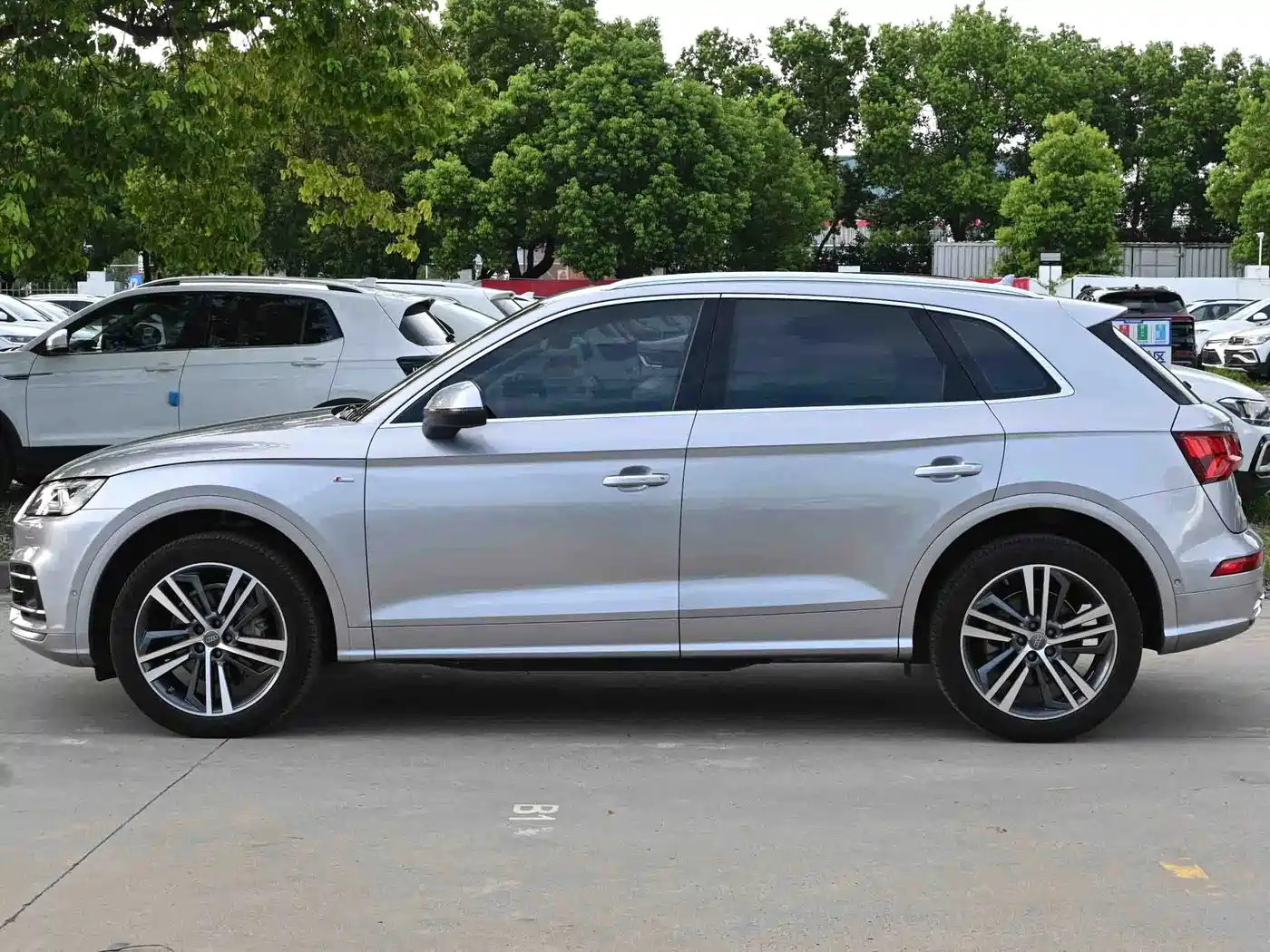 Фото 2 - Audi Q5L