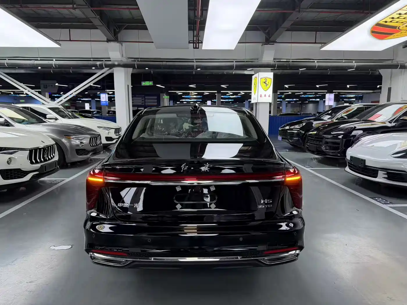 Hongqi H5 2025 1.5T DCT Flag Rhythm 500,000 Units Memorial Edition фото 17