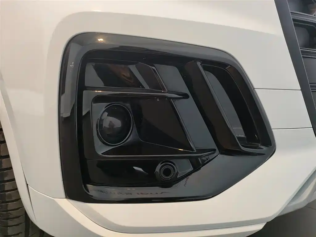 Audi Q5L 2024 Model 40 TFSI Luxury Dynamic фото 30