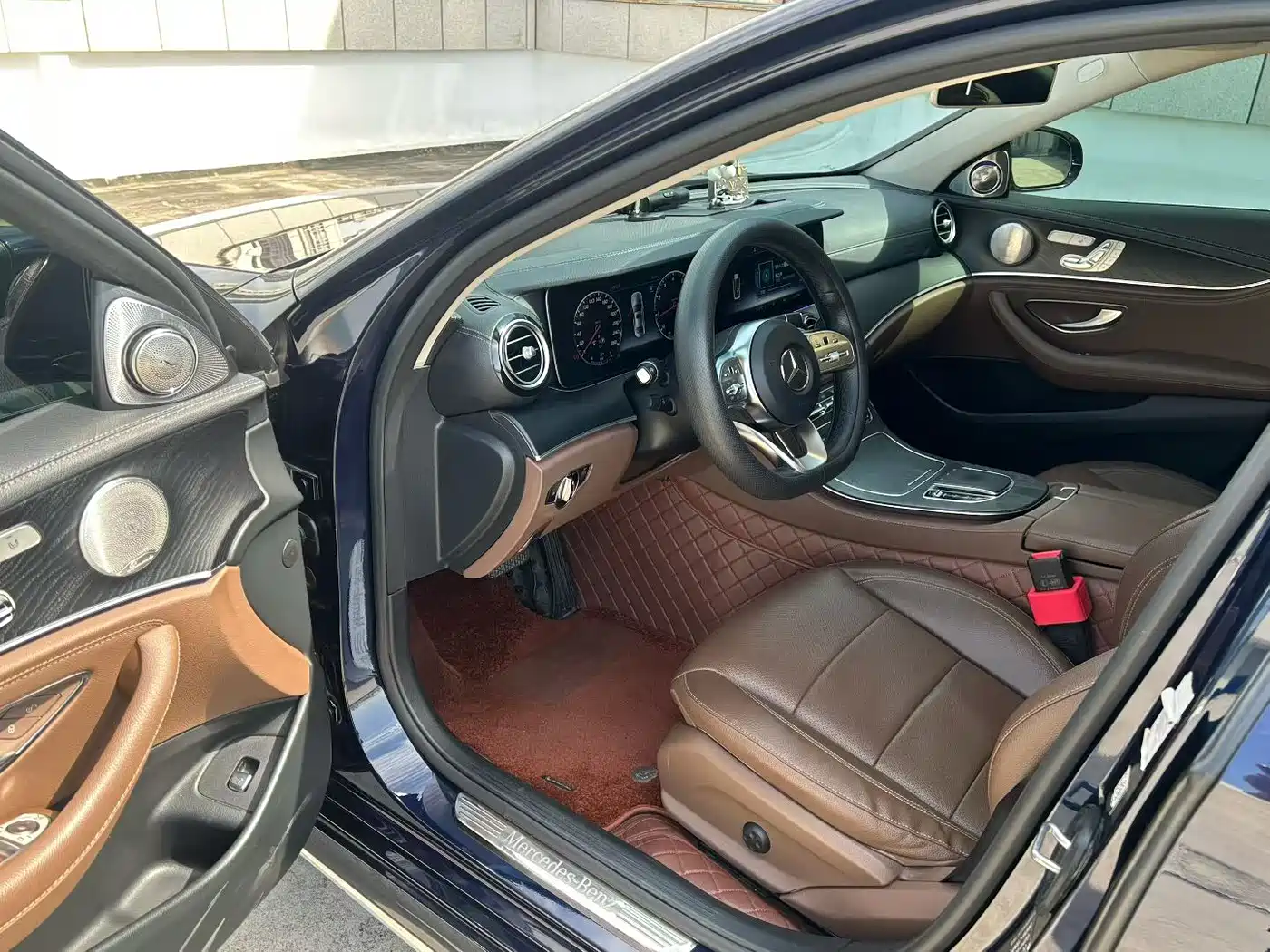 Mercedes-Benz E-Class 2019 E 300 L Fashion фото 6