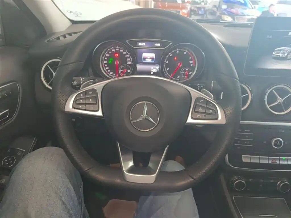 Mercedes-Benz GLA 2019 GLA 200 Dynamic фото 7