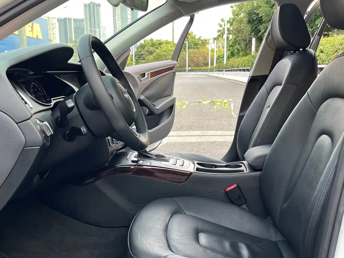 Audi A4L 2013 35 TFSI Automatic Comfort фото 6