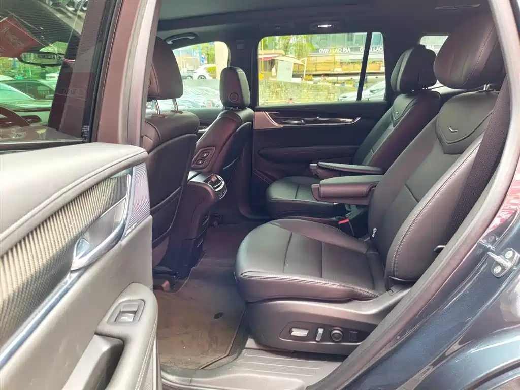 Cadillac XT6 2025 2.0T 6-Seater AWD Executive Black Label Edition фото 18