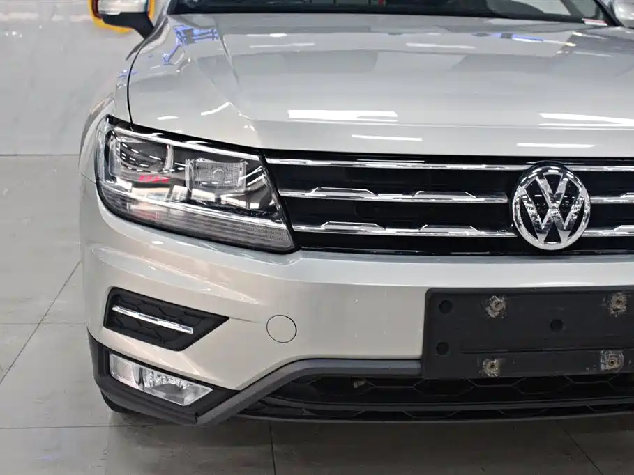 Volkswagen Tiguan L 2017 330TSI Automatic 2WD Luxury Edition фото 3