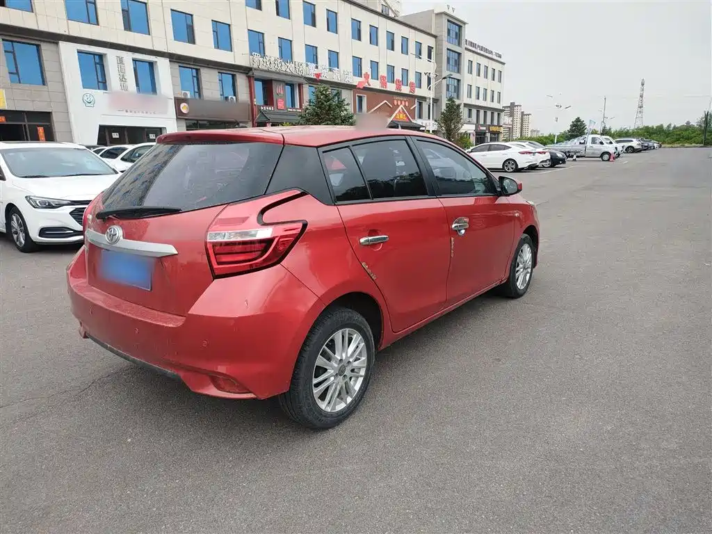 Toyota YARiS L Zhi Xuan 2016 Facelift 1.5G CVT Dynamic Edition фото 8