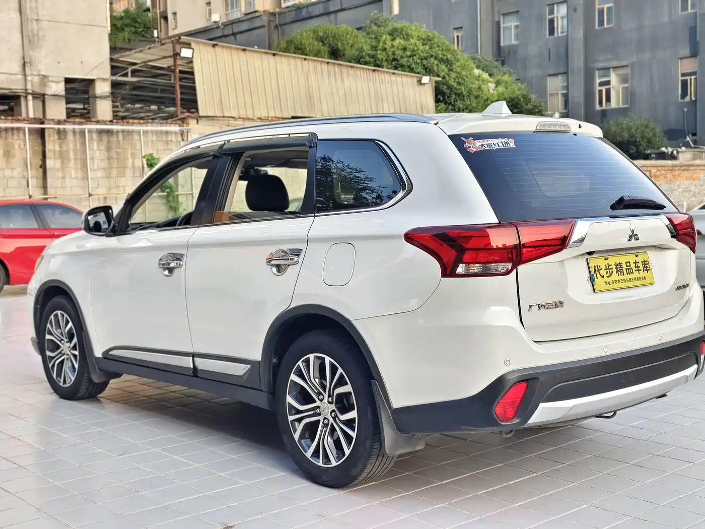Mitsubishi Outlander 2017 2016 2.4L 4WD Luxury Edition 7-seater