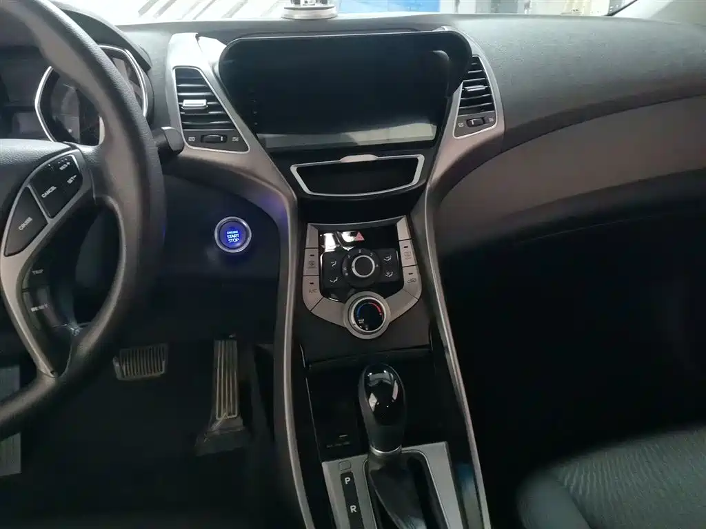 Hyundai Langdong 2016 1.6L Automatic Premium Edition фото 13