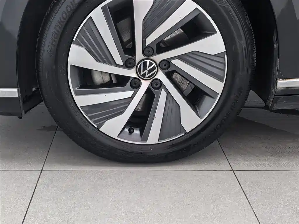 VOLKSWAGEN MAGOTAN GTE PLUG IN HYBRID