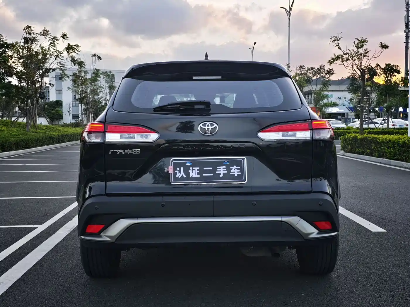 Toyota Frontlander 2023 2.0L CVT Luxury Edition фото 5