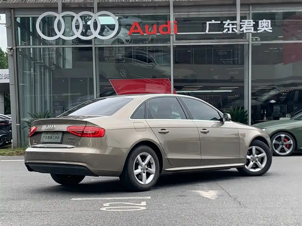 Audi A4L 2013 35 TFSI Automatic Standard фото 8