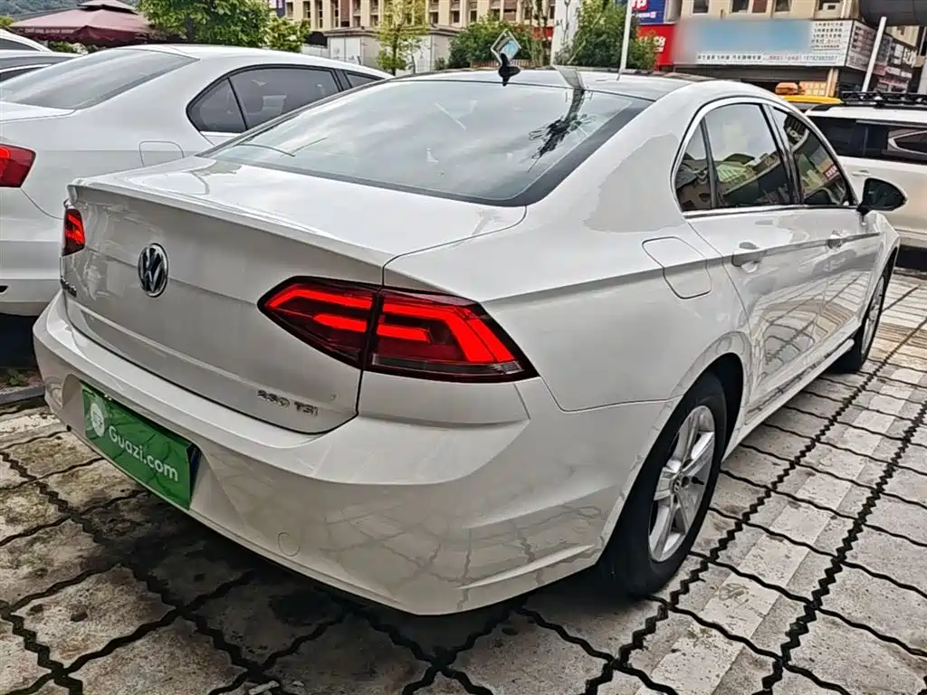 Volkswagen Lamando 2015 230TSI DSG Style фото 7