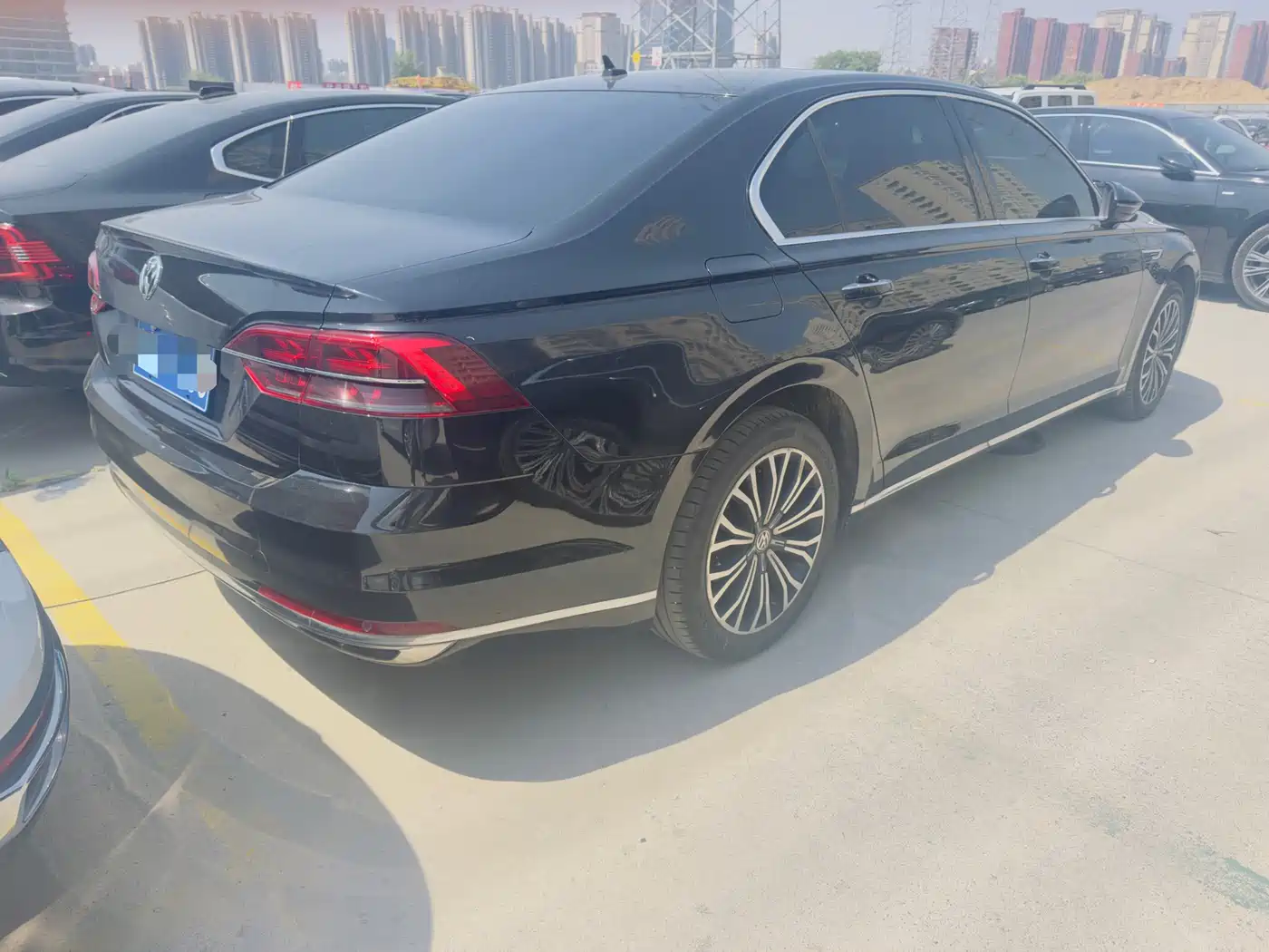 Volkswagen Phideon 2018 Facelift 380TSI FWD Business фото 8