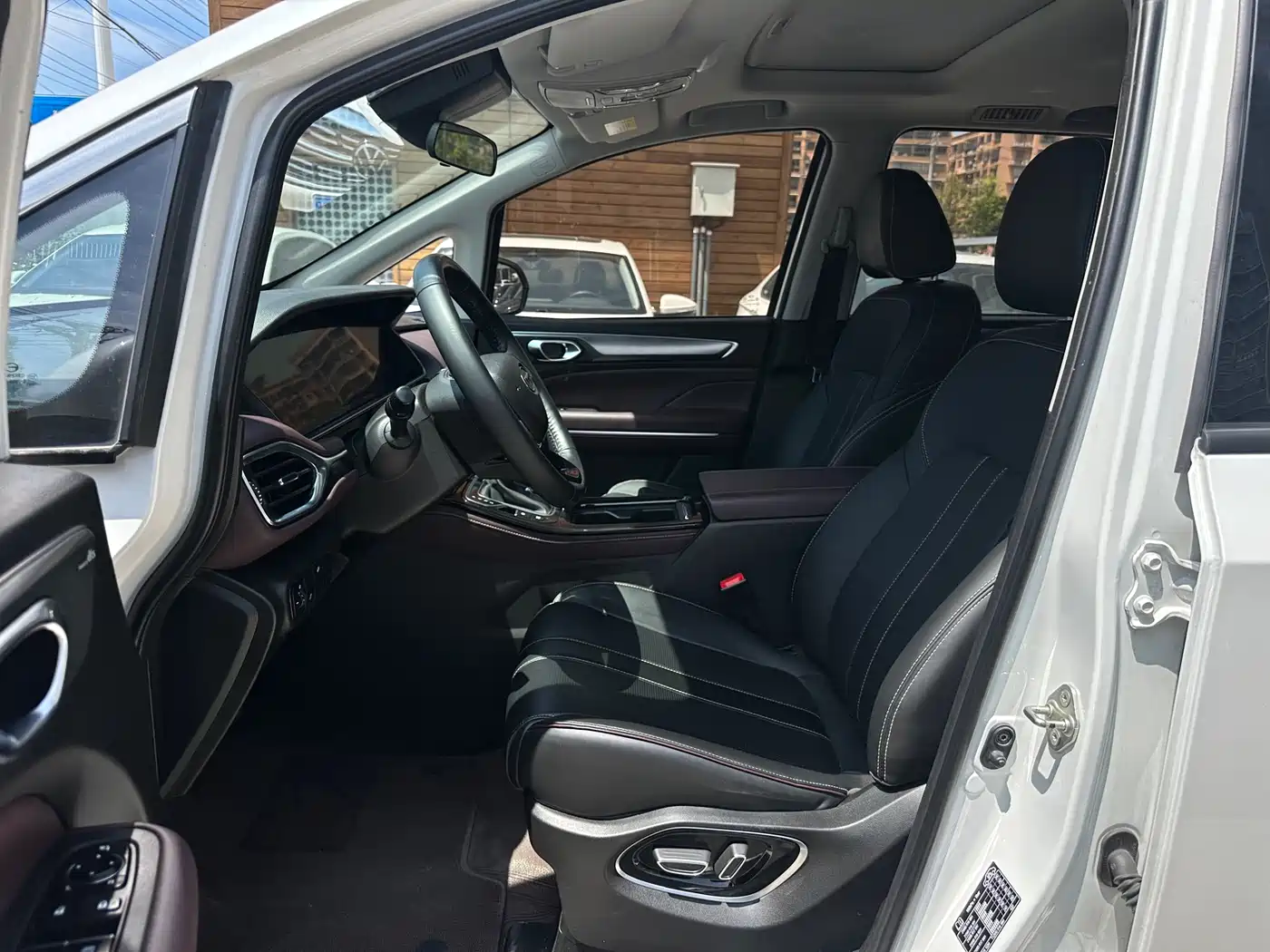 GAC Trumpchi Trumpchi M6 2023 PRO 270T DCT Luxury Edition фото 4