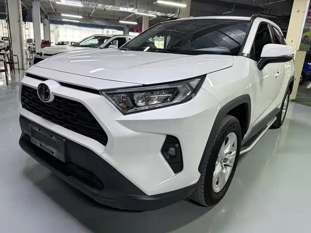 Toyota RAV4 2.0L CVT, моноприводный, Urban
