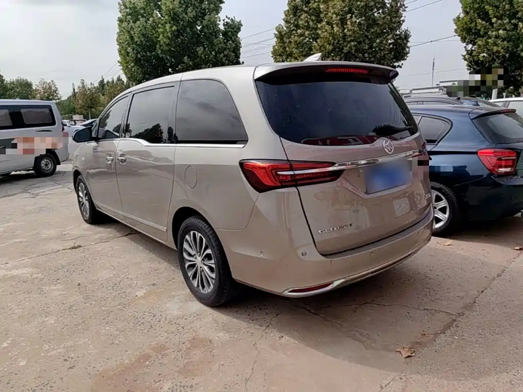 Фото 5 - Buick GL8