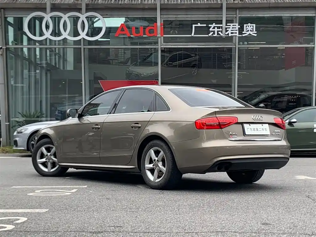 Audi A4L 2013 35 TFSI Automatic Standard фото 4