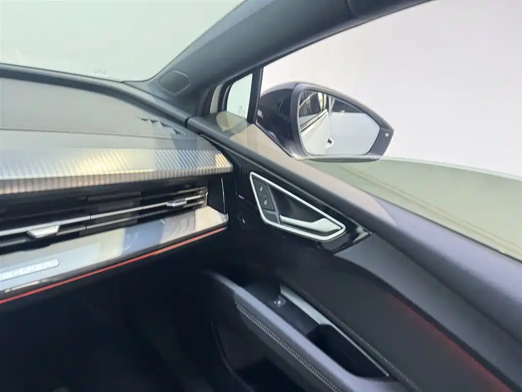 Audi Q4 e-tron 2023 40 e-tron Creation Night Edition фото 11