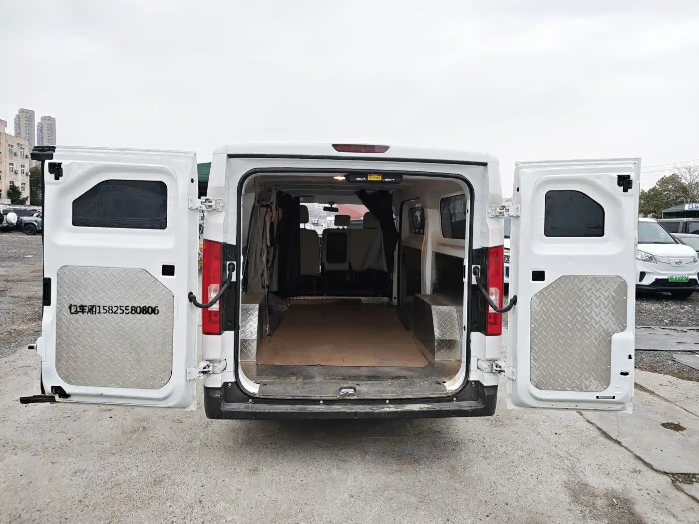 CHANGAN ACROSS THE STARLIGHT EV