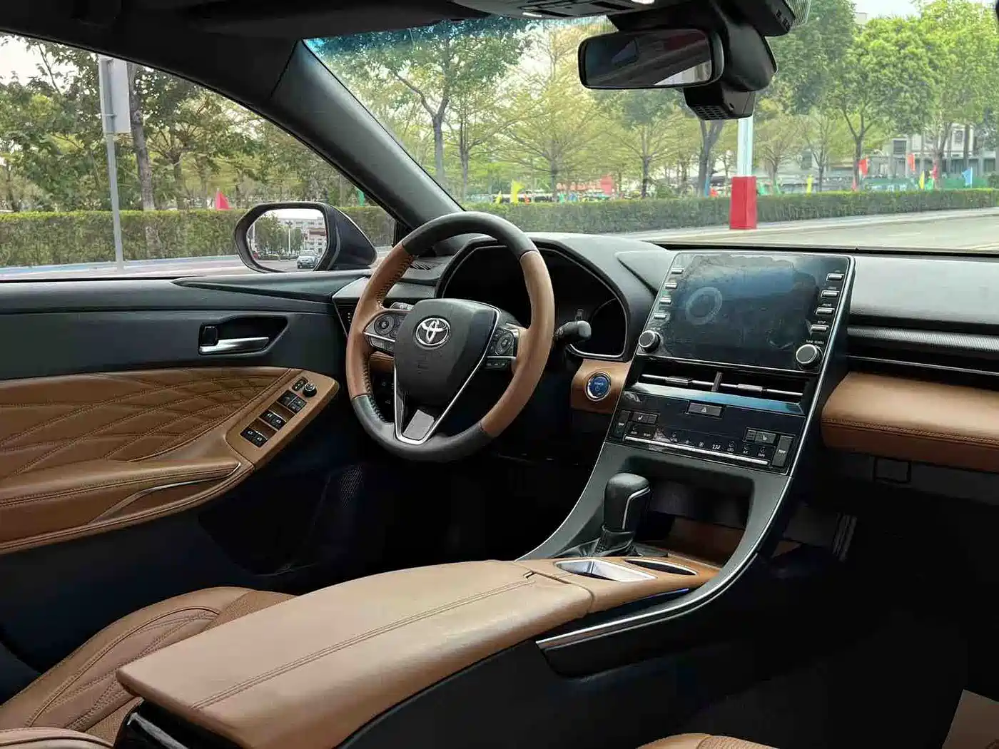 Toyota Avalon 2019 Hybrid 2.5L XLE Premium Edition China VI фото 15