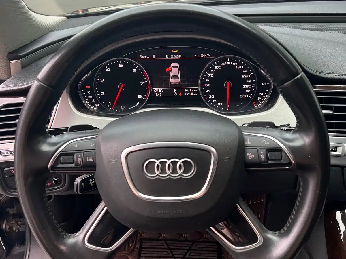 Audi A8 2014 A8L 45 TFSI quattro Comfort фото 8