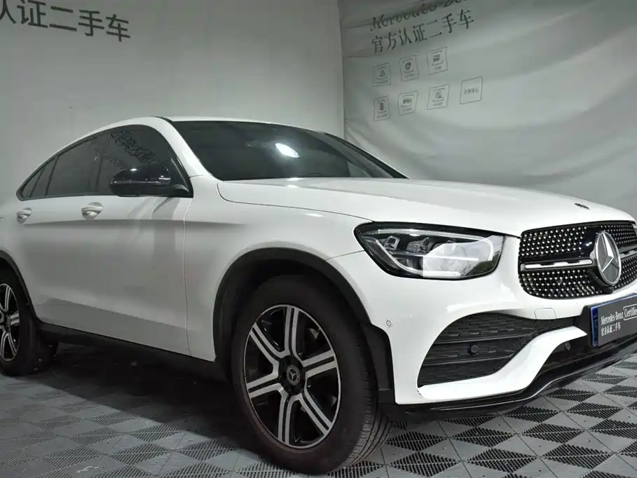 Mercedes-Benz GLC Coupe 2022 GLC 260 4MATIC Coupe SUV фото 3