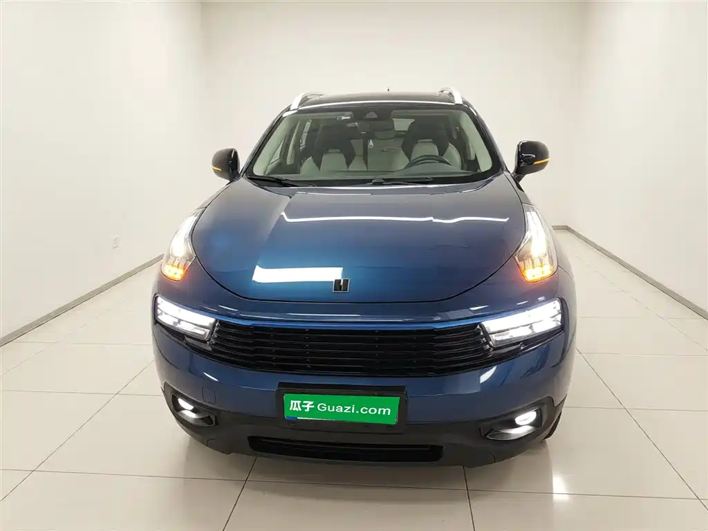 Lynk & Co 01 2017 2.0T 2WD Pro Shine Edition фото 3