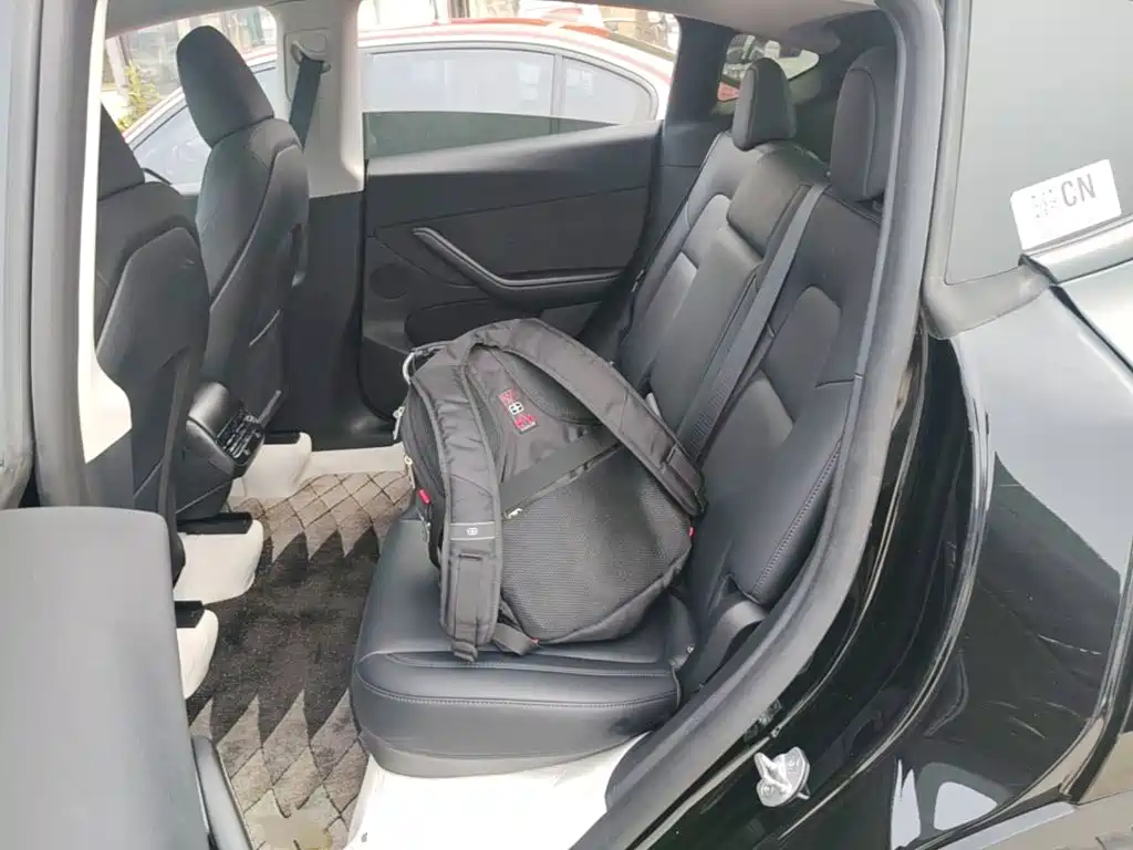 Photo 17 - Tesla Model Y