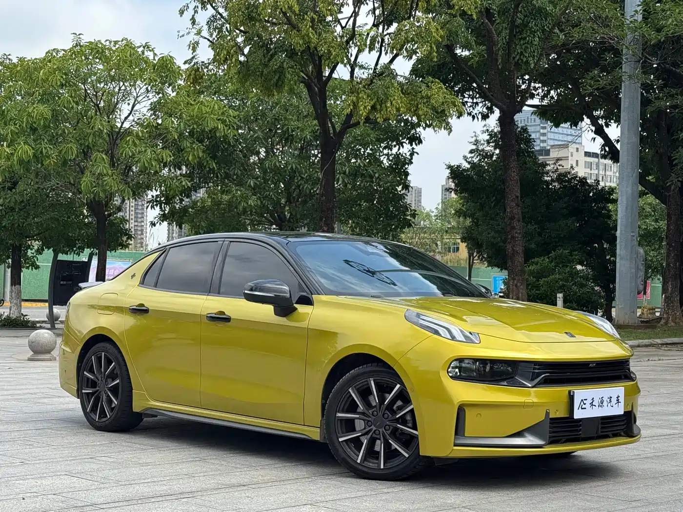 Lynk & Co 03 2022 03+ 2.0TD Auto Wind Rider Edition фото 3