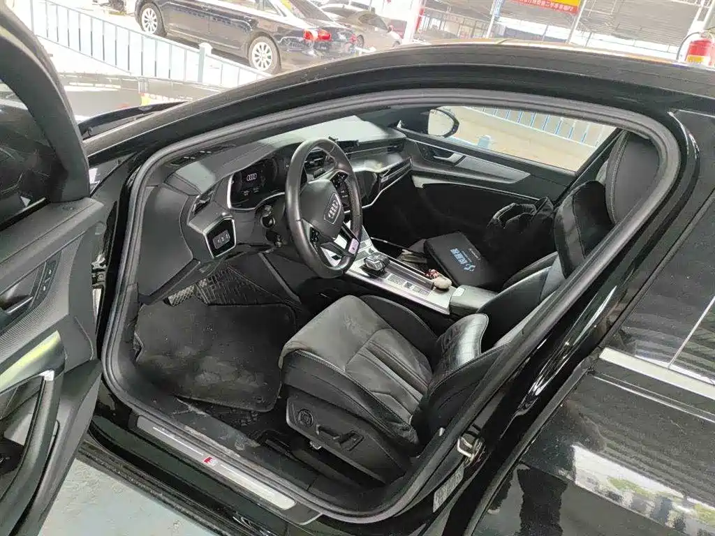 Audi A6L 2021 45 TFSI Exclusive Sport фото 5