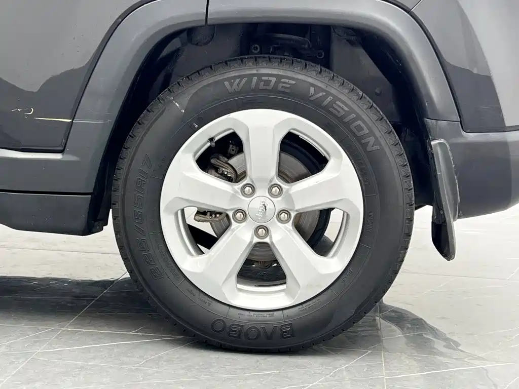Фото 24 - Jeep Compass