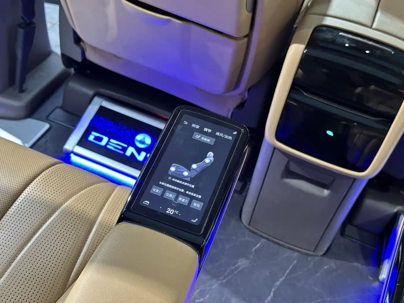 Denza D9 2022 DM-i 970 AWD Flagship фото 17
