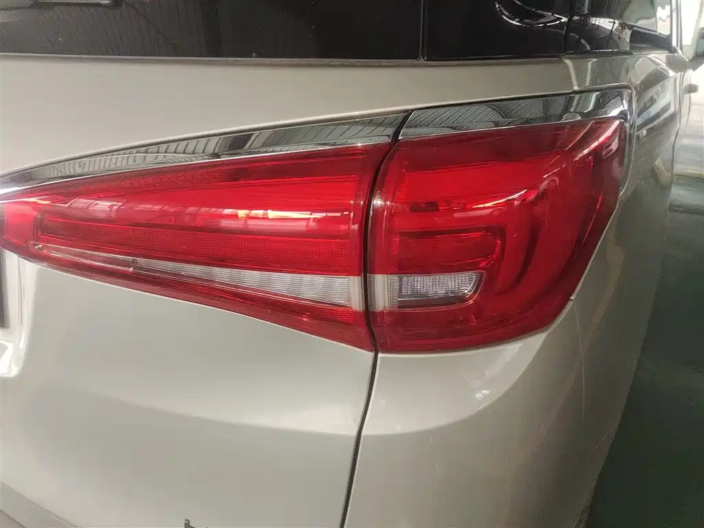 Buick GL8 2017 ES 28T Luxury China V фото 8