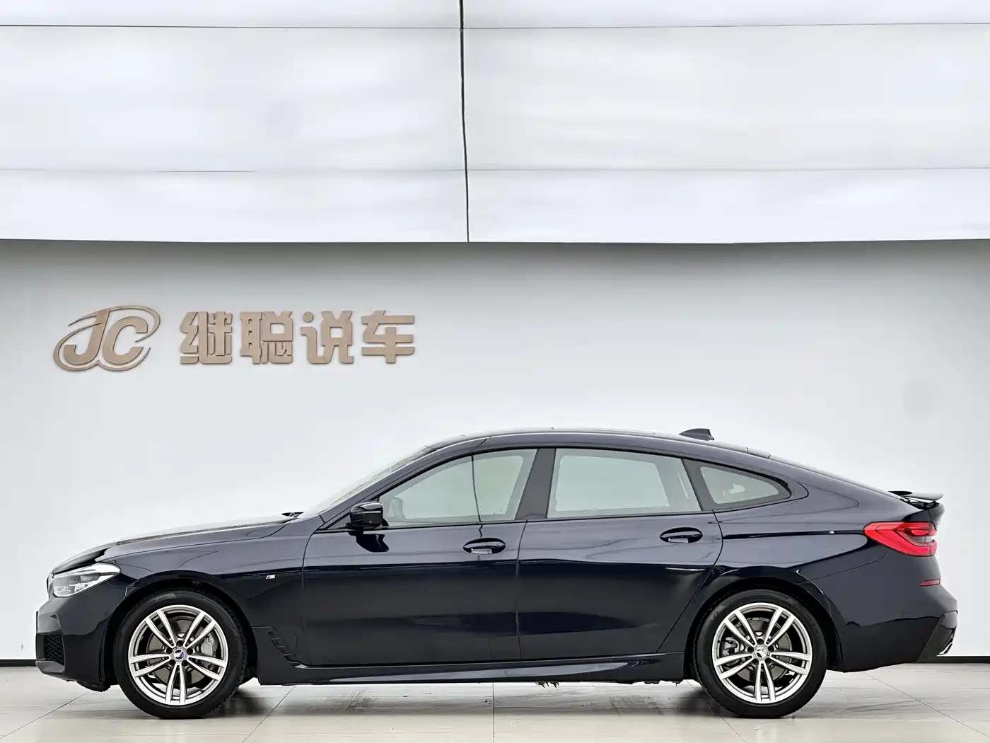 BMW 6 Series GT 2019 630i M Sport Package фото 2