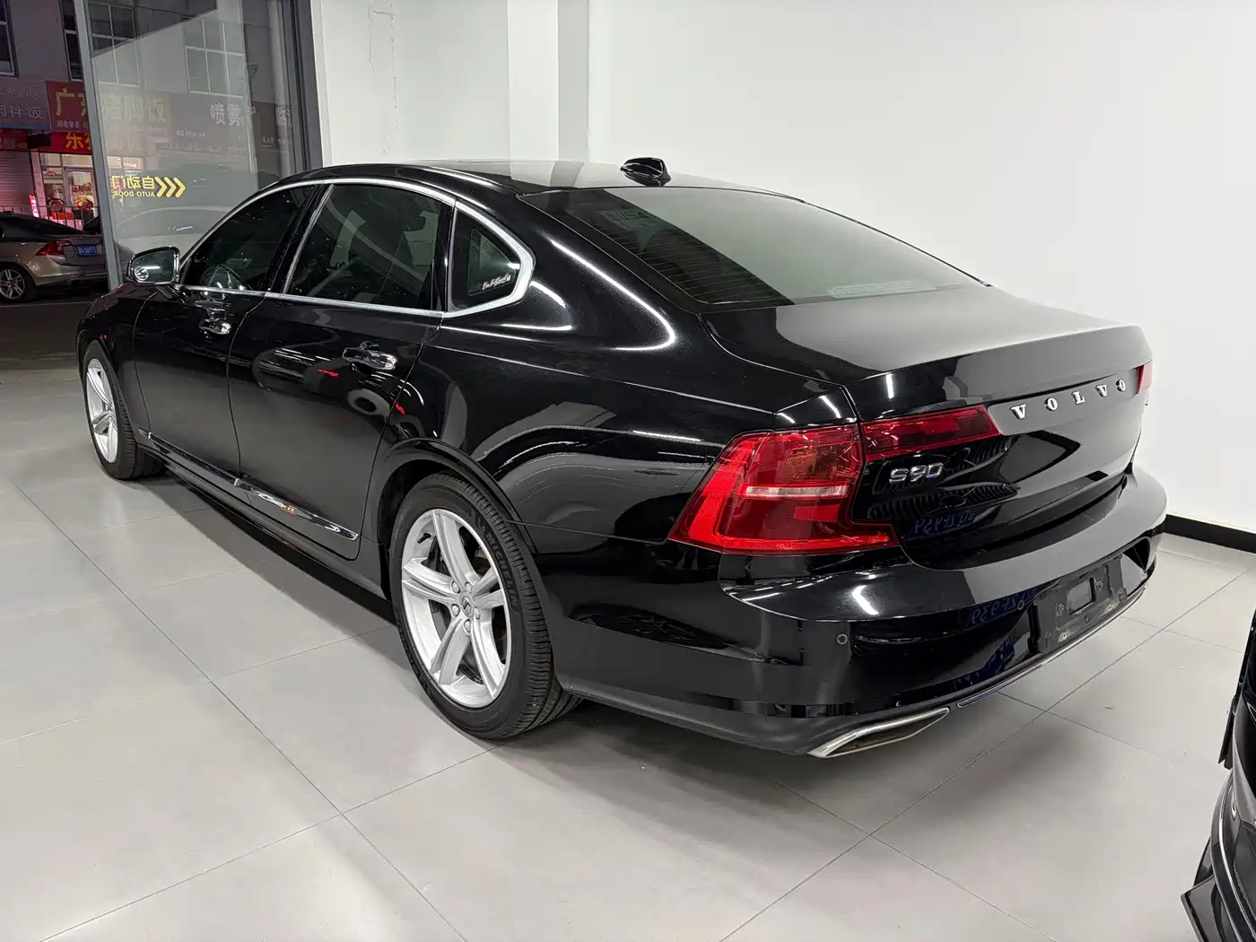Фото 7 - Volvo S90